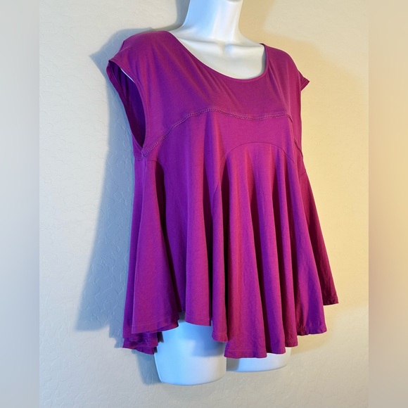 Free People Magenta Lace CutOut Flowy Bohemian Boxy Tunic Top size Large New - Picture 2 of 8